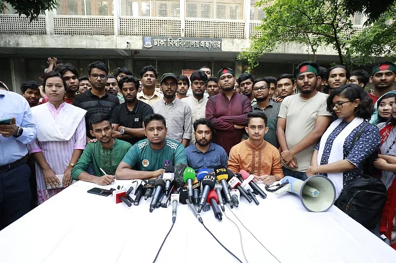 Leaders of the “anti-discriminatory student movement” announce the programme from a media conference in front of the Dhaka University central library on 9 July 2024